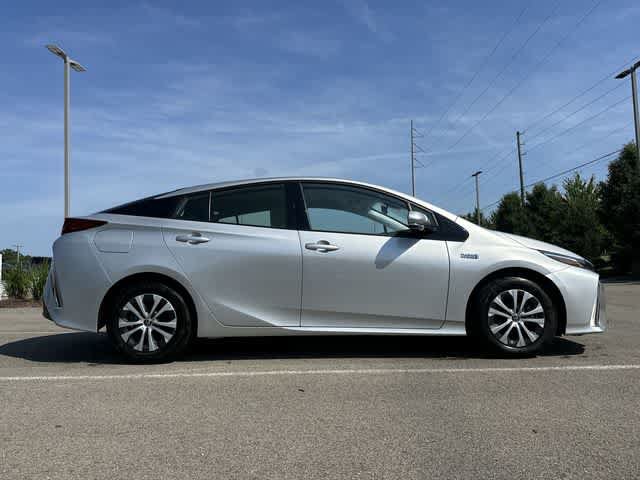 Used 2020 Toyota Prius Prime XLE FWD image 3