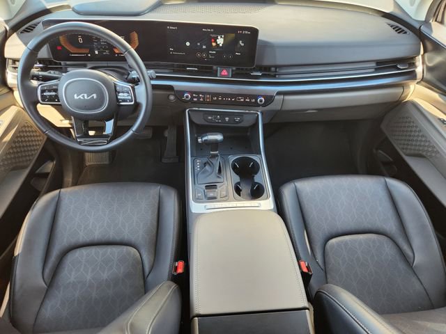 Used 2025 Kia Carnival image 26