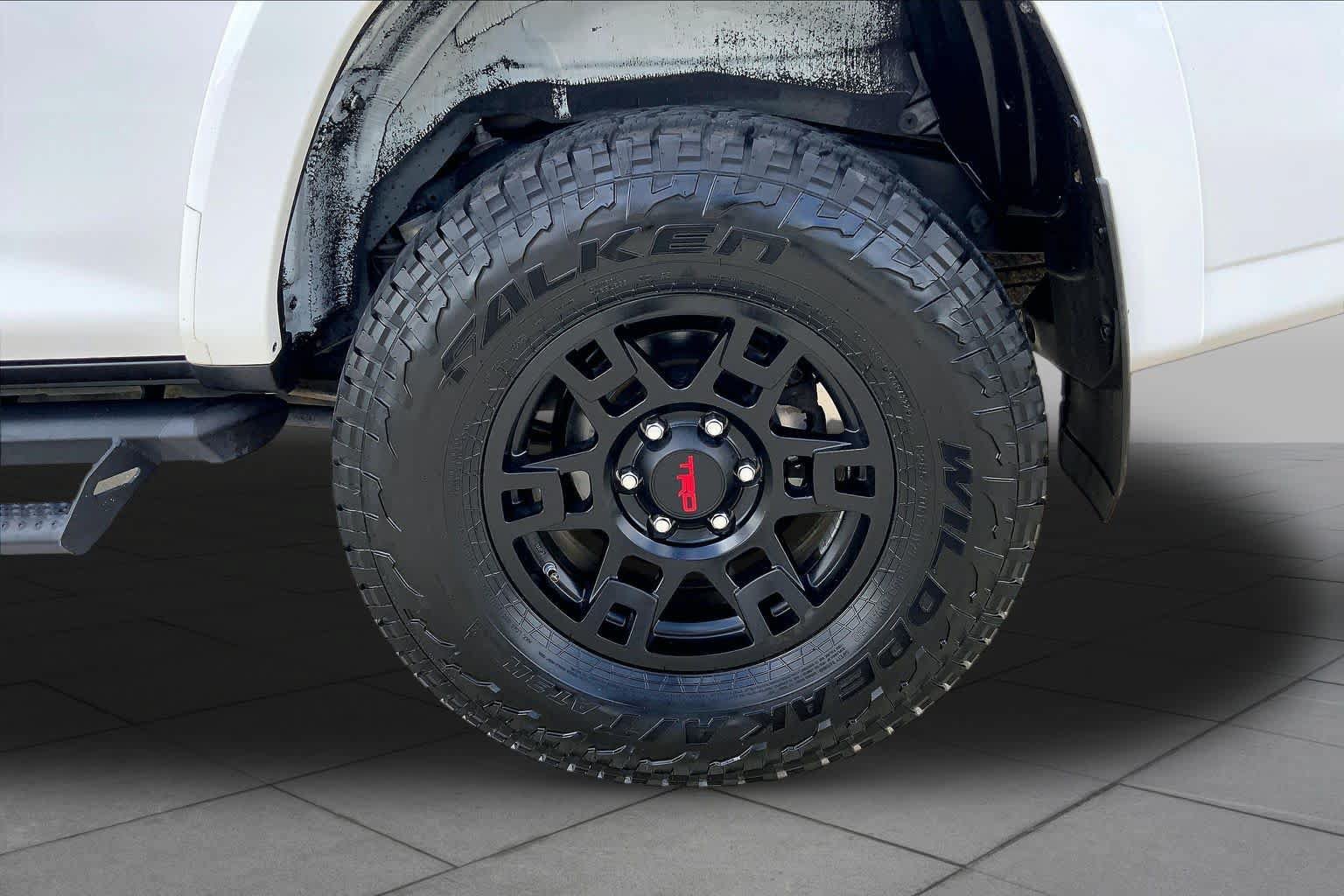 Used 2018 Toyota 4Runner SR5 Premium AWD/4WD image 10