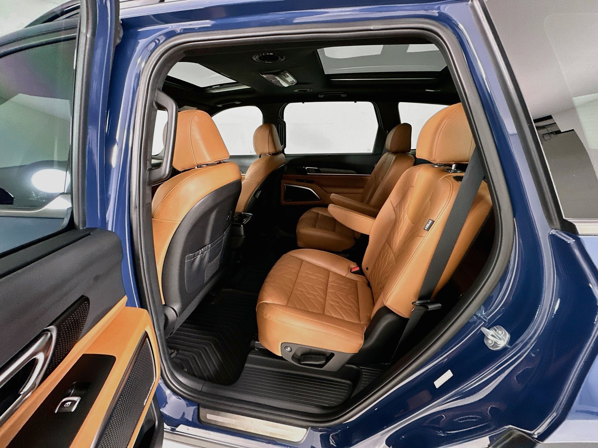 Used 2023 Kia Telluride SX X-Line AWD/4WD image 26