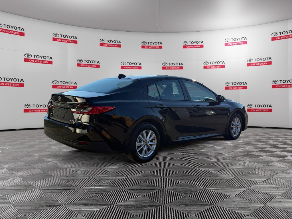 Used 2026 Toyota Camry LE AWD/4WD image 5