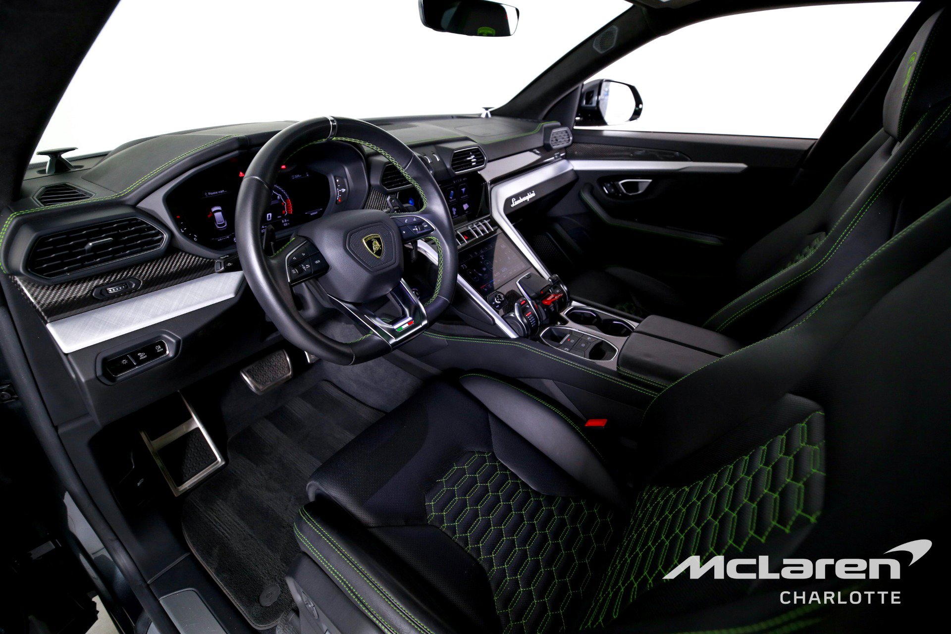 Used 2020 Lamborghini Urus image 12