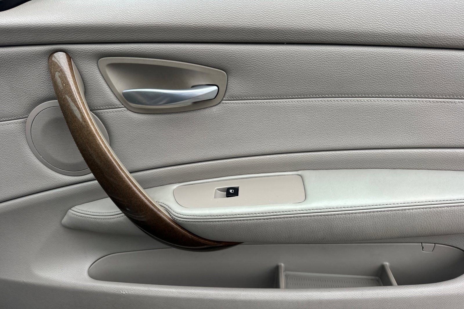 Used 2009 BMW 128i Convertible image 17