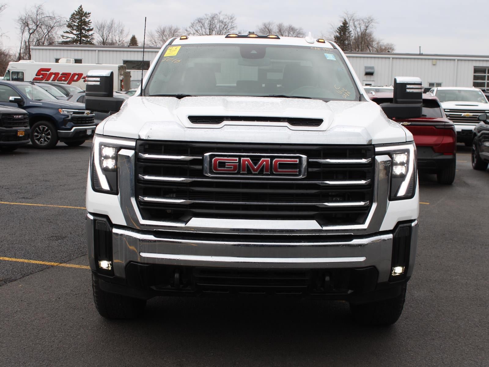 Used 2025 GMC Sierra 2500 SLT w/ SLT Convenience Package AWD/4WD image 2