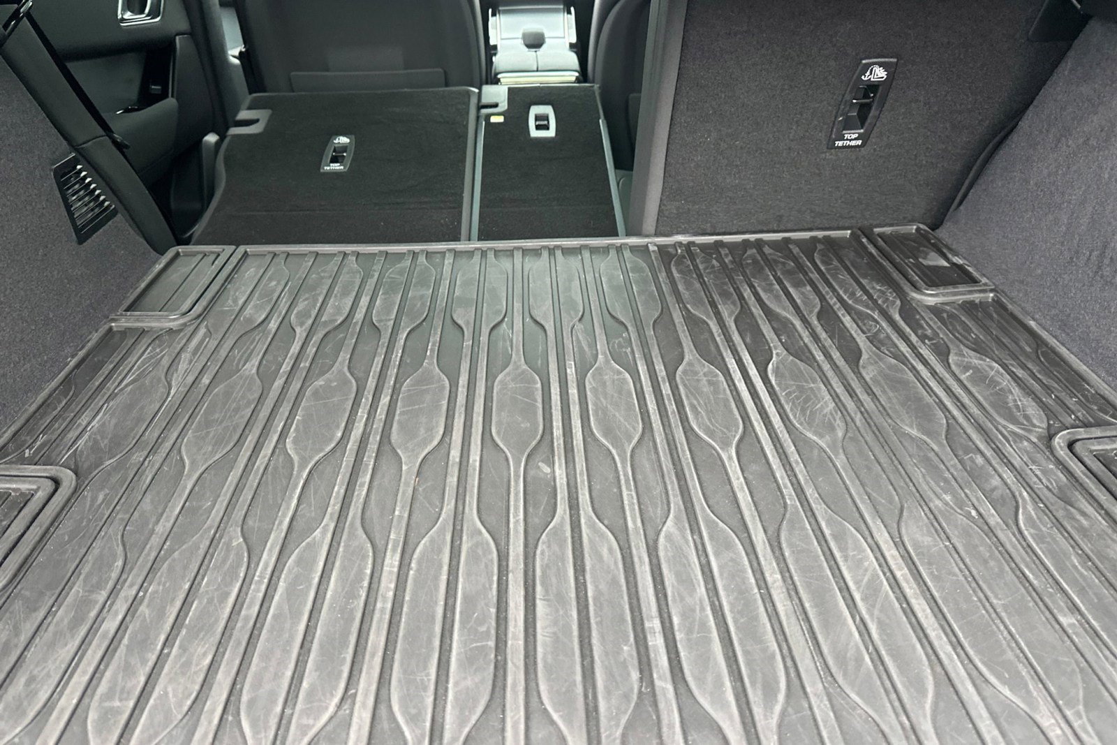 Certified 2025 Land Rover Range Rover Velar S image 33