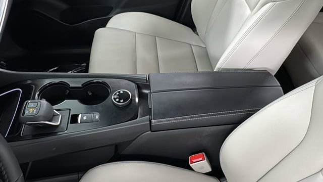 Certified 2025 Nissan Rogue SL image 34