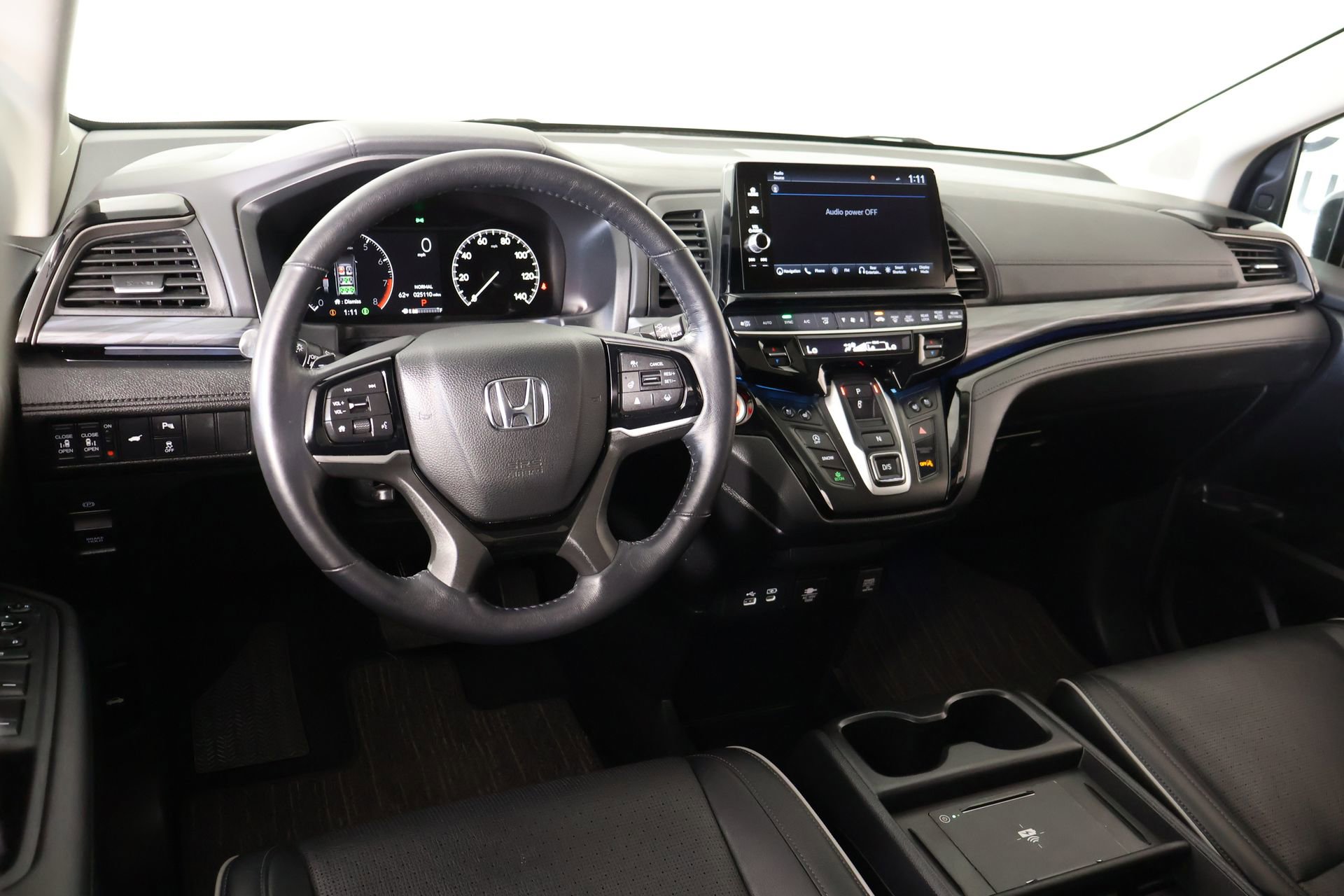 Used 2025 Honda Odyssey Elite image 2