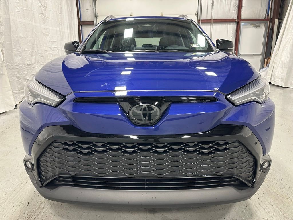 Used 2025 Toyota Corolla Cross XSE w/ Convenience Package image 2