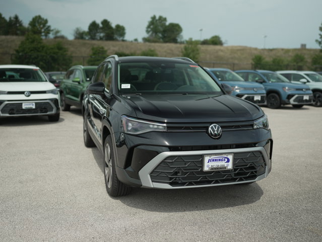 New 2025 Volkswagen Taos SE AWD/4WD image 2