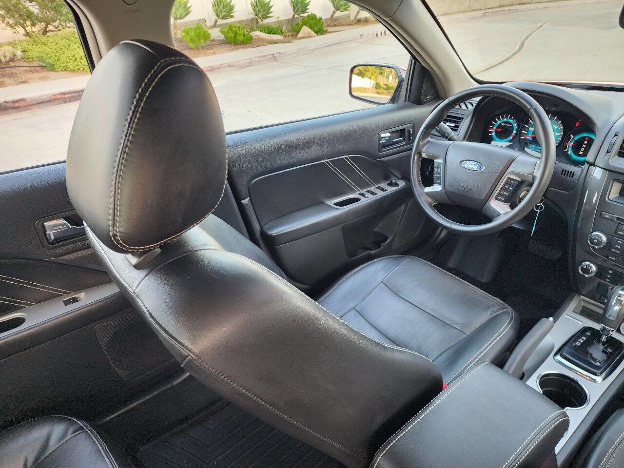 Used 2010 Ford Fusion Sport FWD image 18