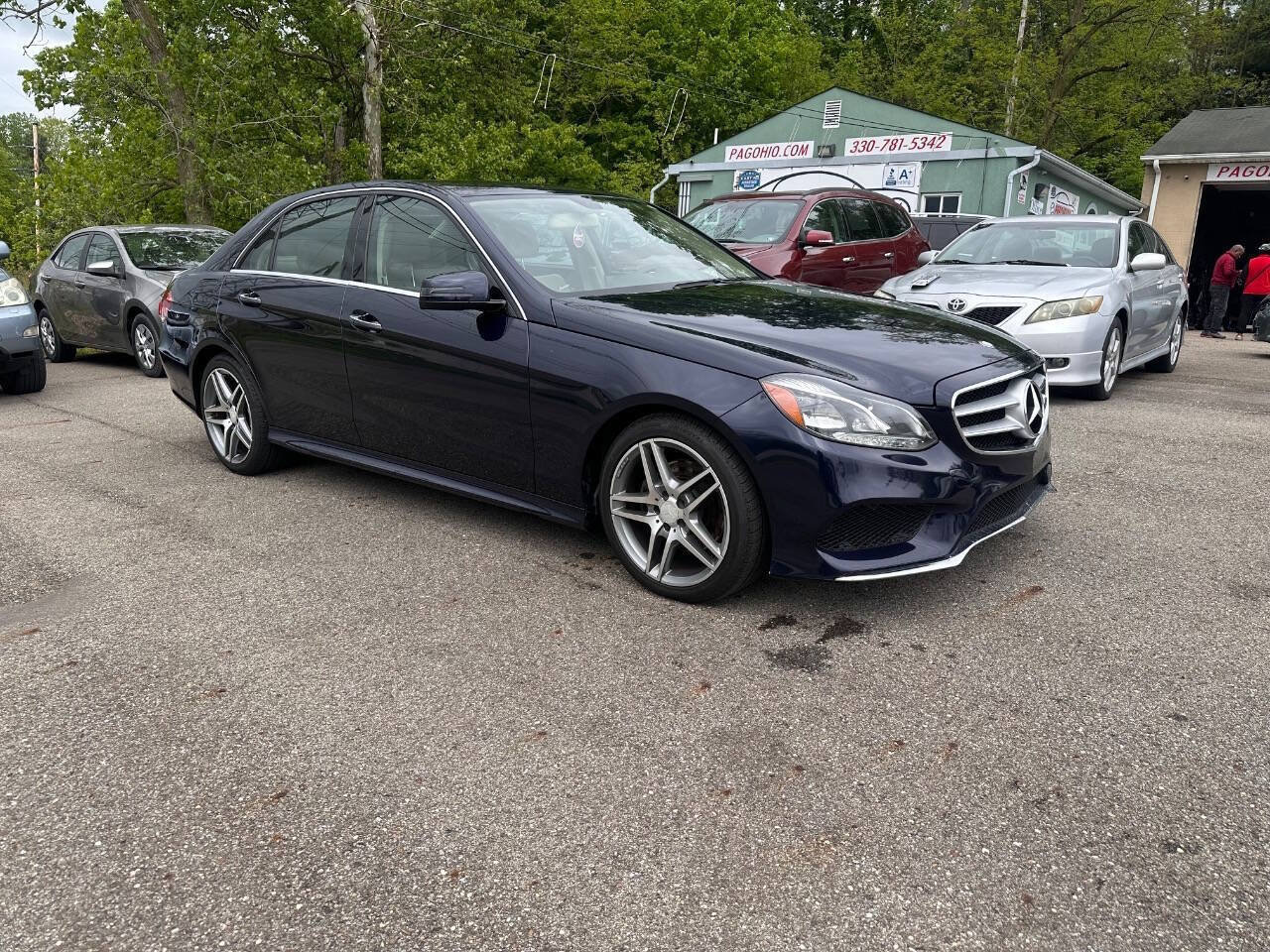 Used 2014 Mercedes-Benz E 350 4MATIC Sedan image 2