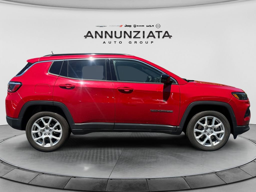 Used 2023 Jeep Compass Latitude AWD/4WD image 6