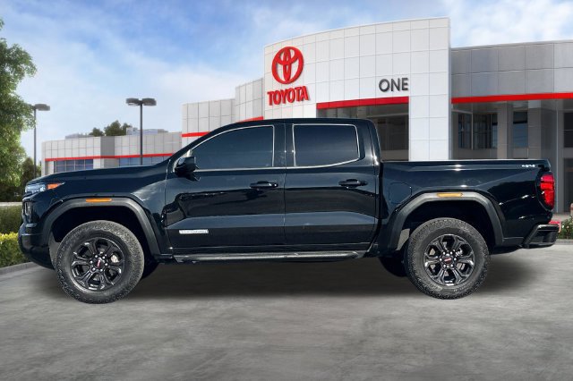 Used 2024 GMC Canyon Elevation w/ Elevation Premium Package AWD/4WD image 8