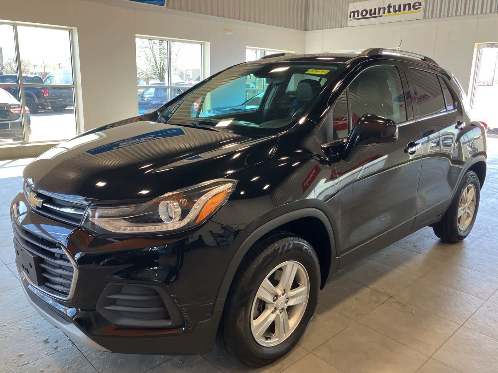 Used 2019 Chevrolet Trax LT w/ LT Convenience Package AWD/4WD image 1
