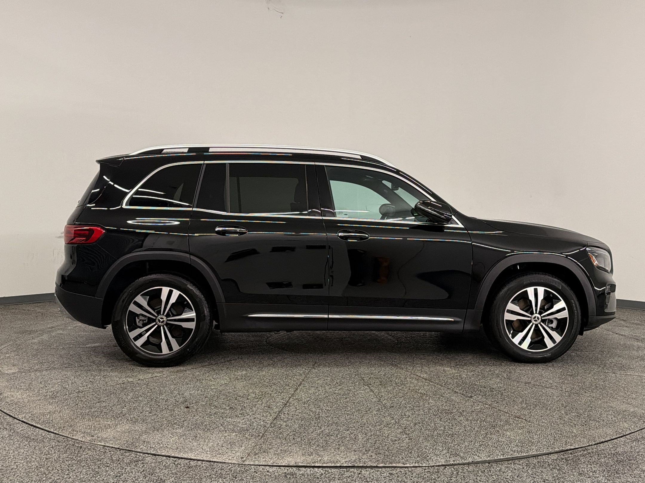 Certified 2026 Mercedes-Benz GLB 250 image 8