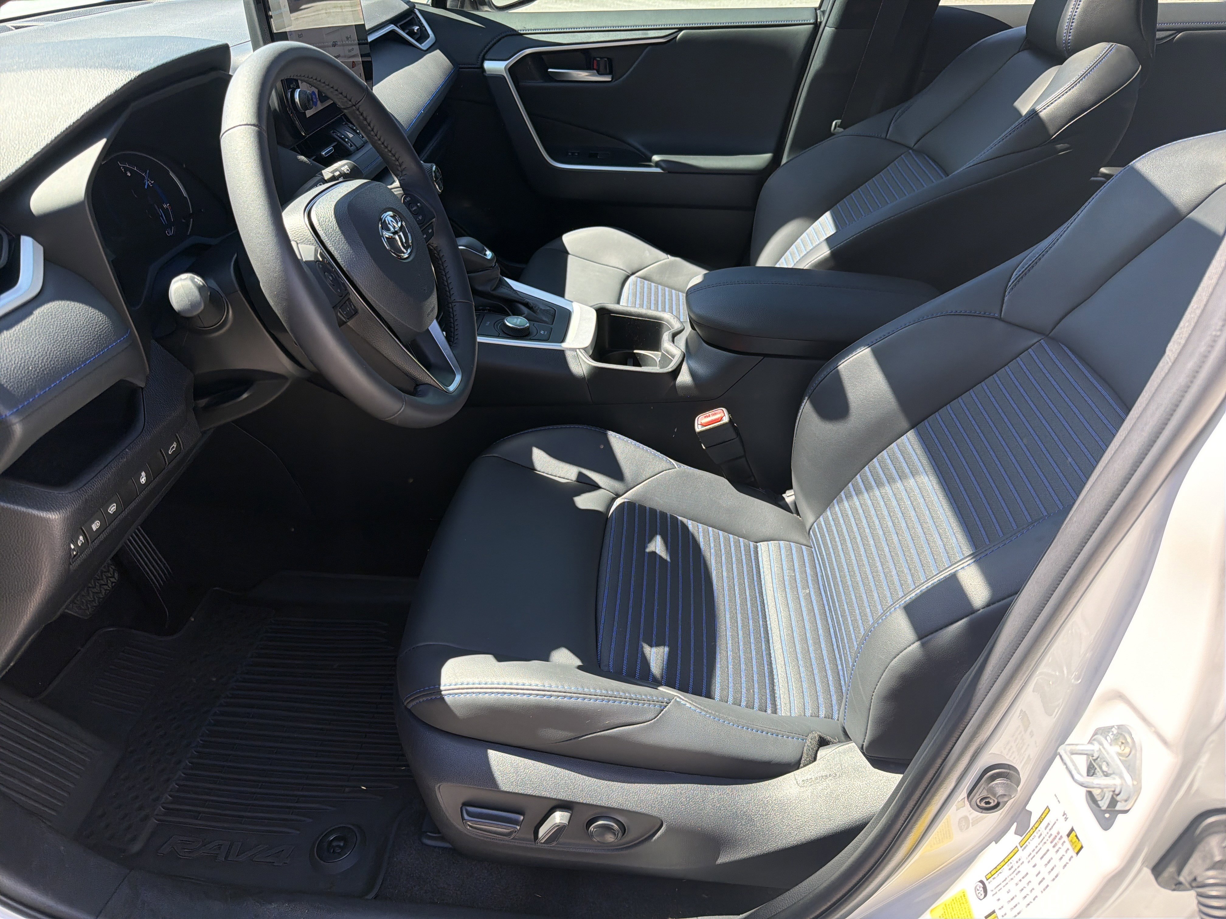 Used 2024 Toyota RAV4 XSE w/ Weather Package AWD/4WD image 10