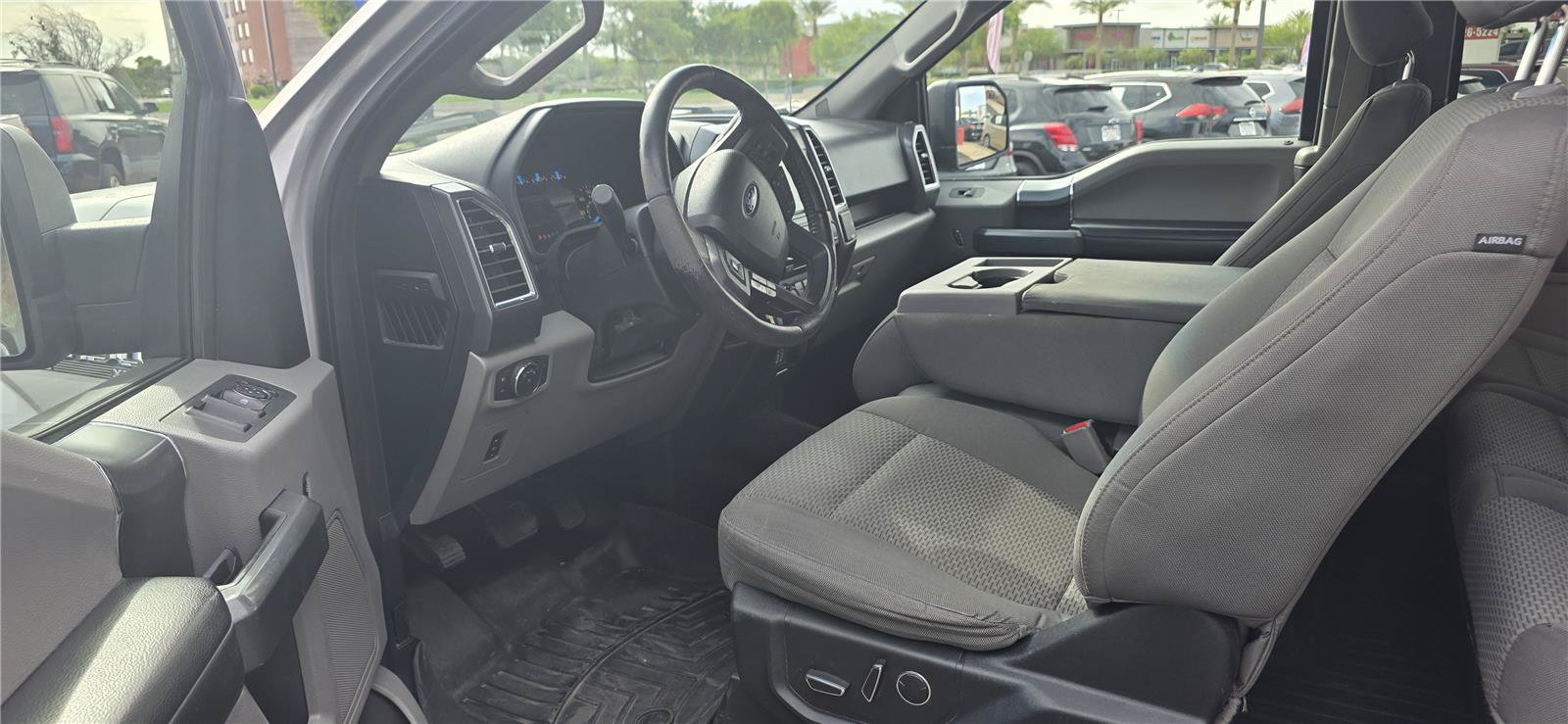 Used 2016 Ford F150 XLT w/ Equipment Group 302A Luxury AWD/4WD image 12