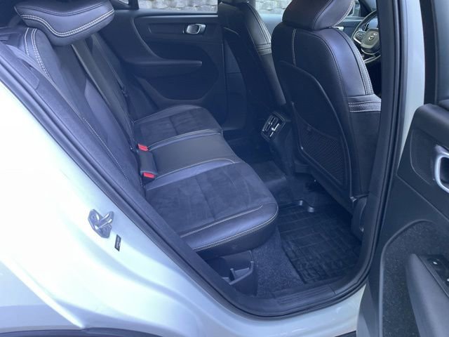 Used 2020 Volvo XC40 T5 R-Design w/ Protection Package AWD/4WD image 14