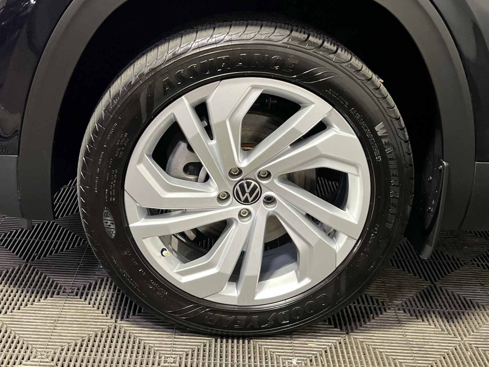 Used 2021 Volkswagen Atlas Cross Sport SEL AWD/4WD image 12