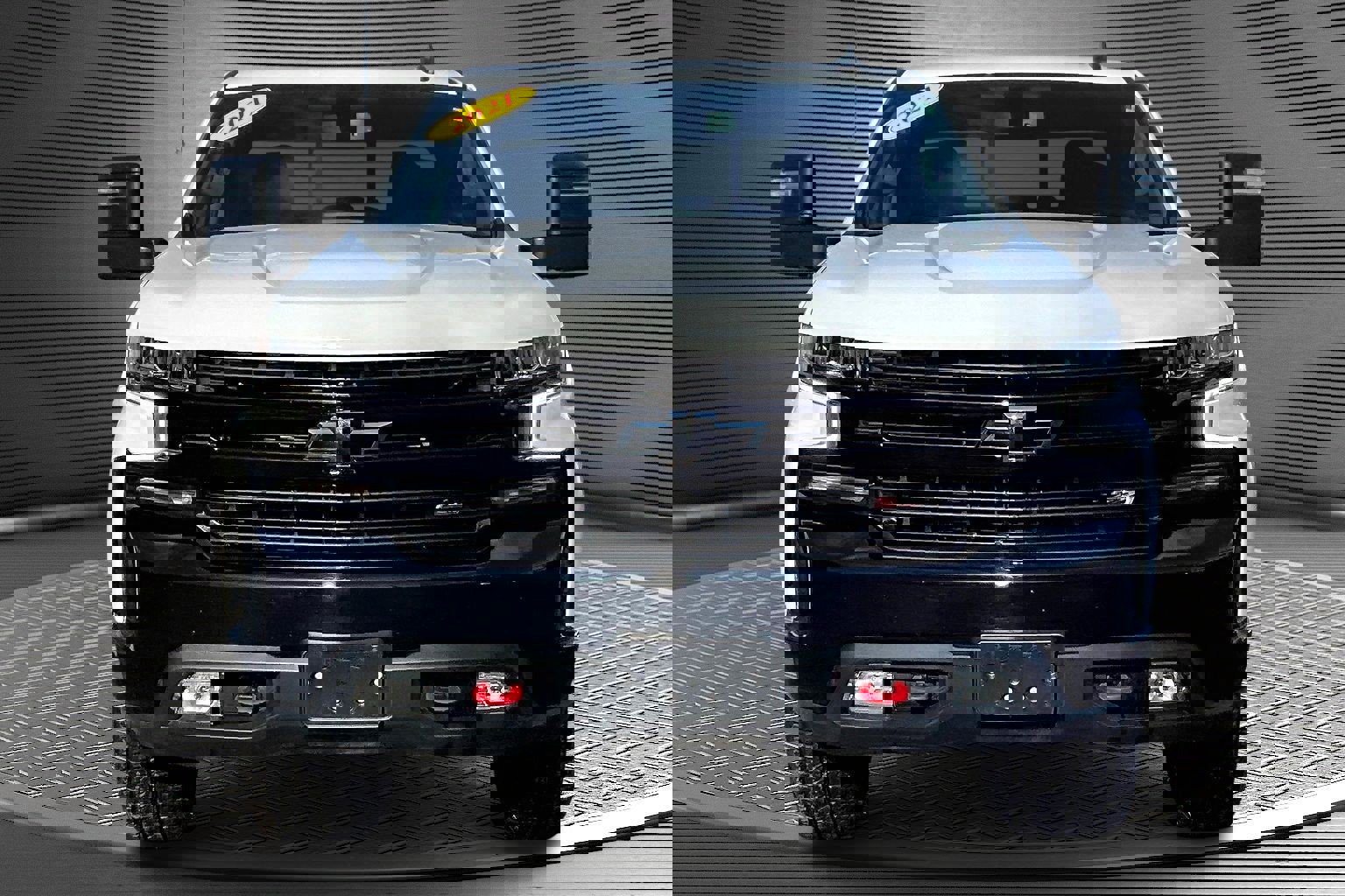 Used 2021 Chevrolet Silverado 1500 LT Trail Boss w/ Convenience Package II image 2