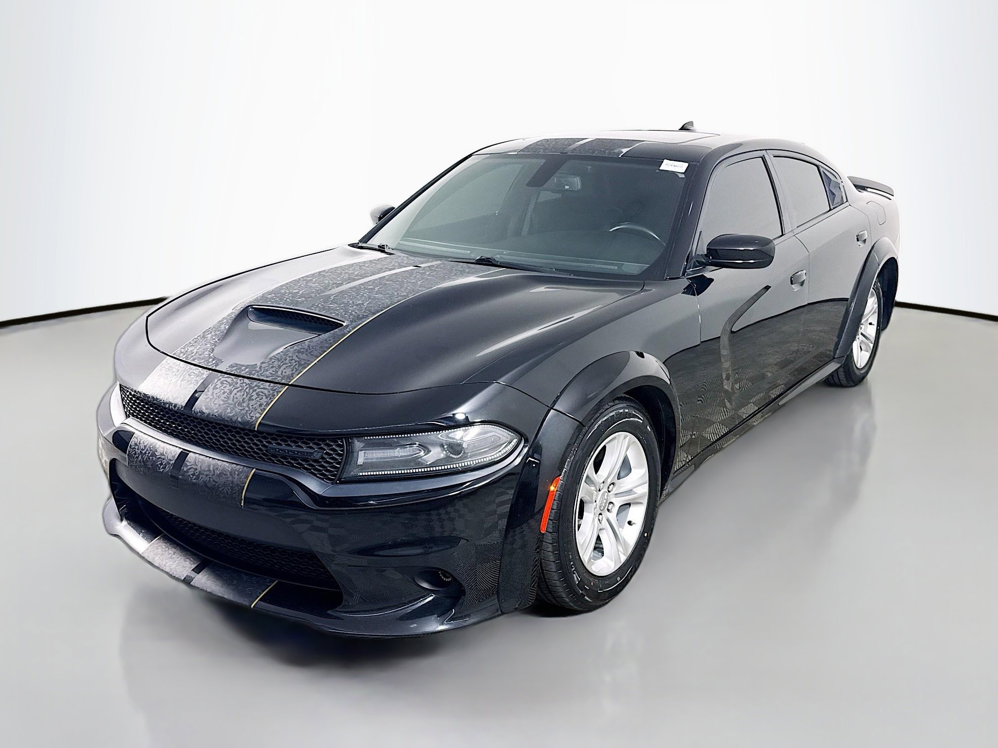 Used 2020 Dodge Charger R/T w/ Plus Group image 4