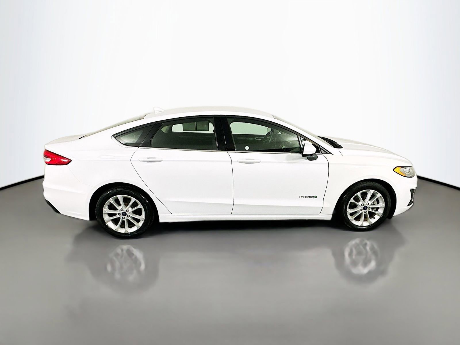 Used 2019 Ford Fusion SE FWD image 8