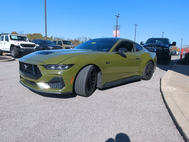 Used 2024 Ford Mustang GT RWD image 9