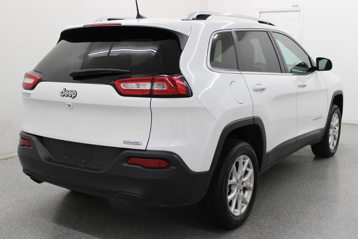Used 2018 Jeep Cherokee Latitude Plus FWD image 5