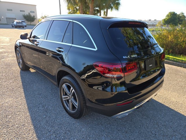 Used 2020 Mercedes-Benz GLC 300 4MATIC image 3