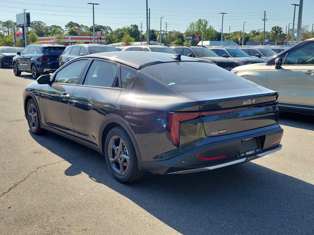 New 2026 Kia K4 FWD image 4