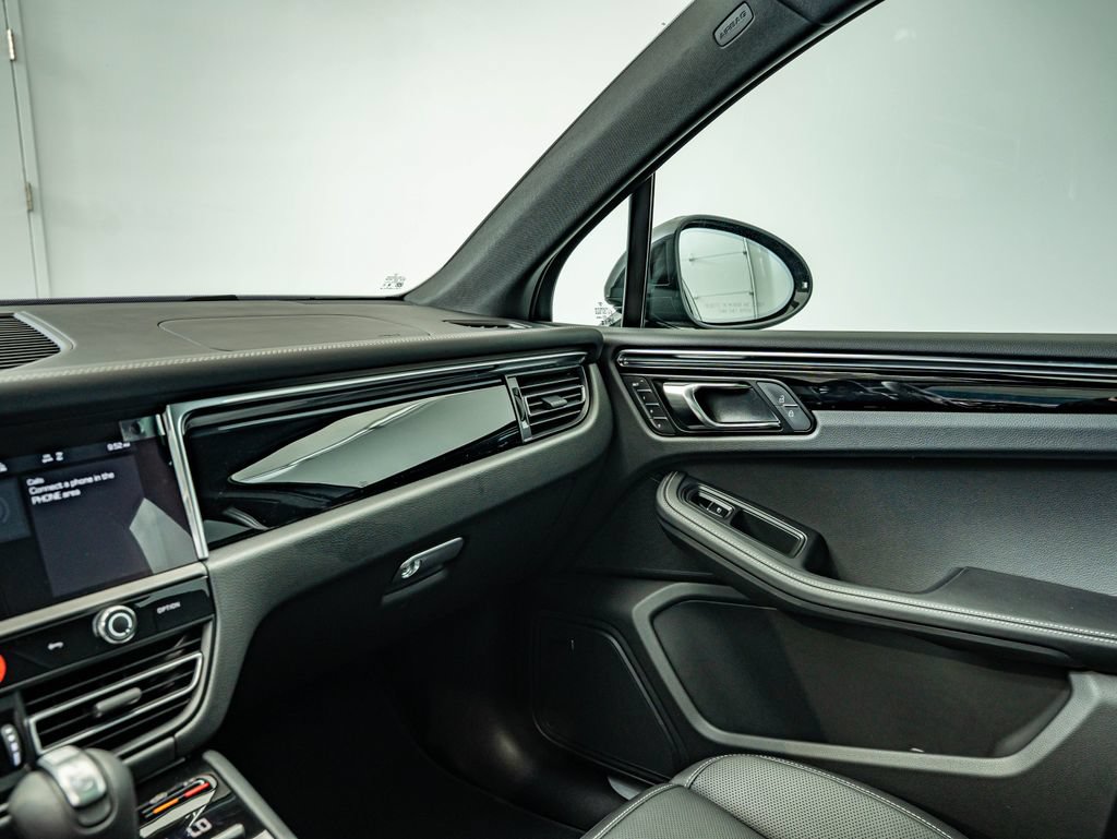 New 2026 Porsche Macan S AWD/4WD image 35