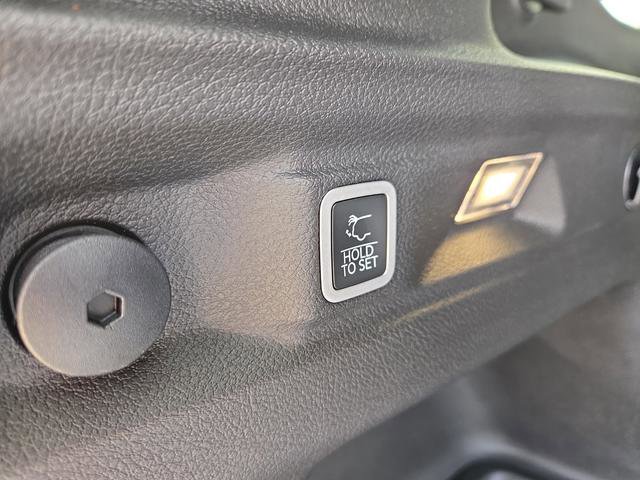 New 2025 Jeep Grand Cherokee L Limited w/ Luxury Tech Group II image 16