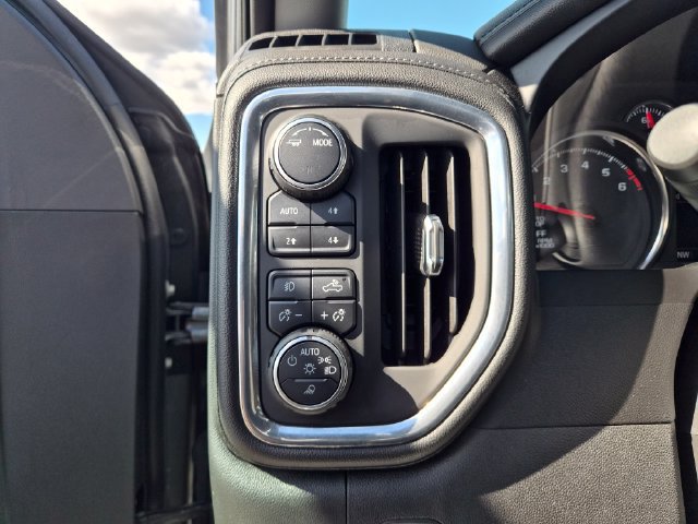 Used 2020 Chevrolet Silverado 1500 LTZ AWD/4WD image 16