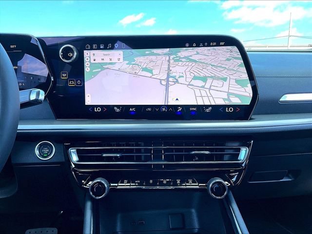 New 2027 Chevrolet Traverse LT w/ Driver Confidence Package AWD/4WD image 12