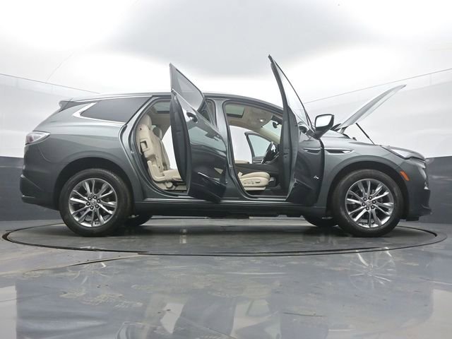 Used 2023 Buick Enclave Avenir w/ Avenir Technology Package image 63