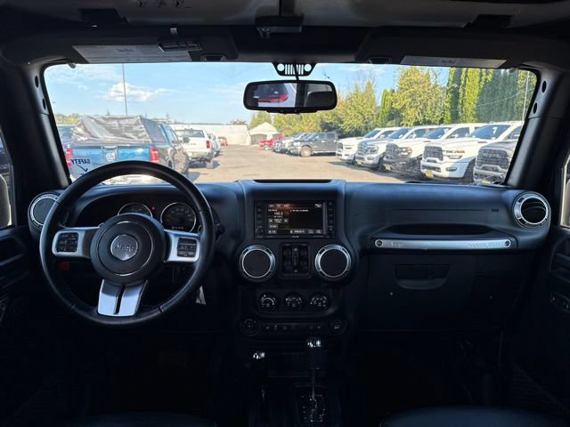 Used 2017 Jeep Wrangler Unlimited Rubicon AWD/4WD image 18