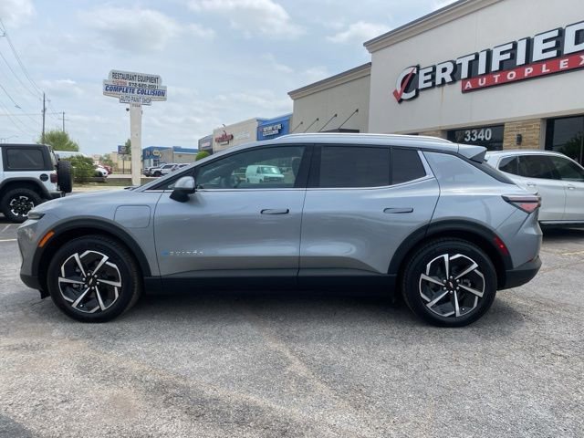 Used 2026 Chevrolet Equinox EV LT image 2
