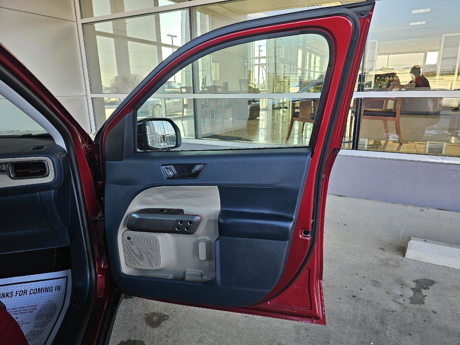 Used 2025 Ford Maverick Lariat w/ 4K Tow Package image 11