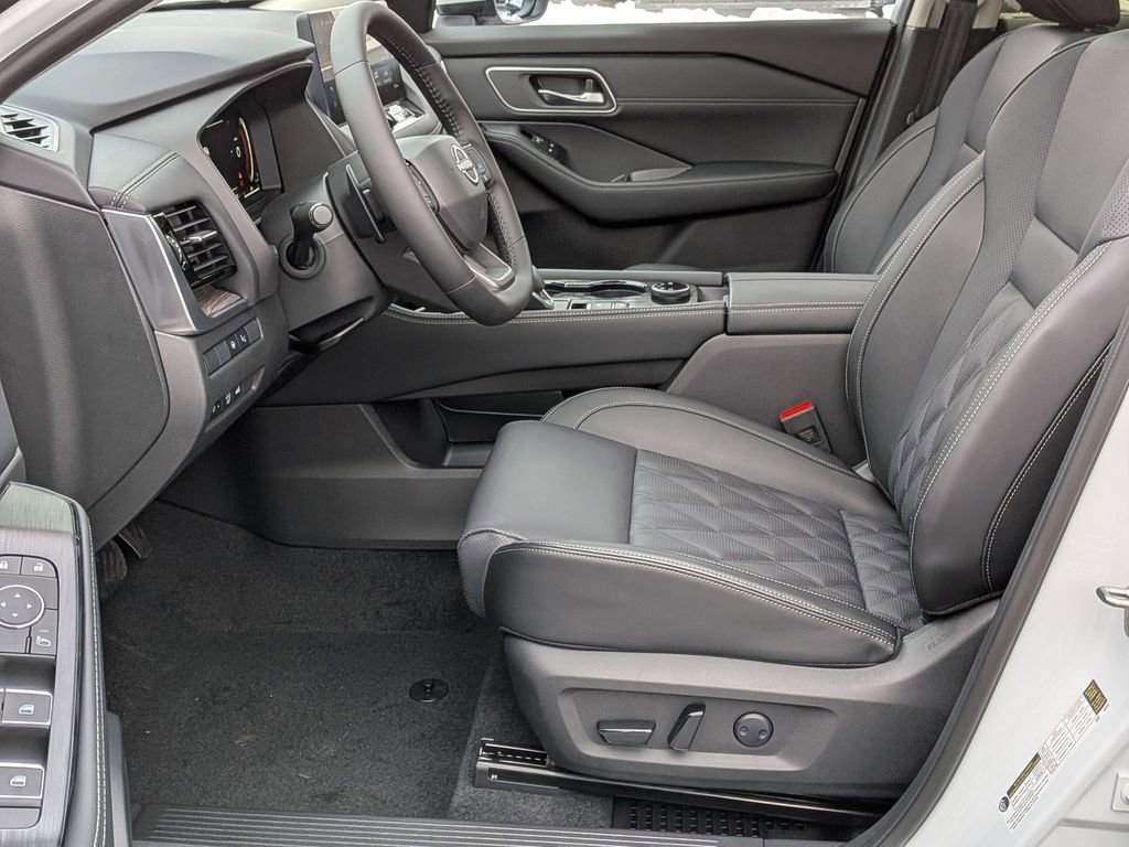 New 2026 Nissan Rogue Platinum w/ Platinum Premium Package image 11