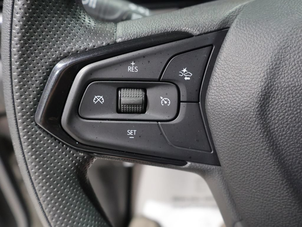 Used 2025 Chevrolet TrailBlazer LT AWD/4WD image 34