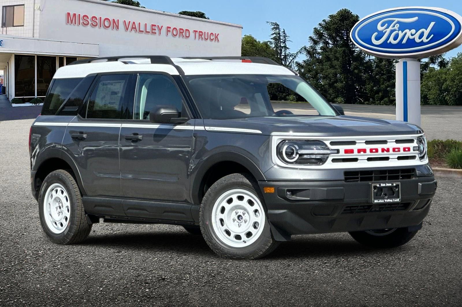 New 2024 Ford Bronco Sport Heritage w/ Heritage Convenience Package image 2