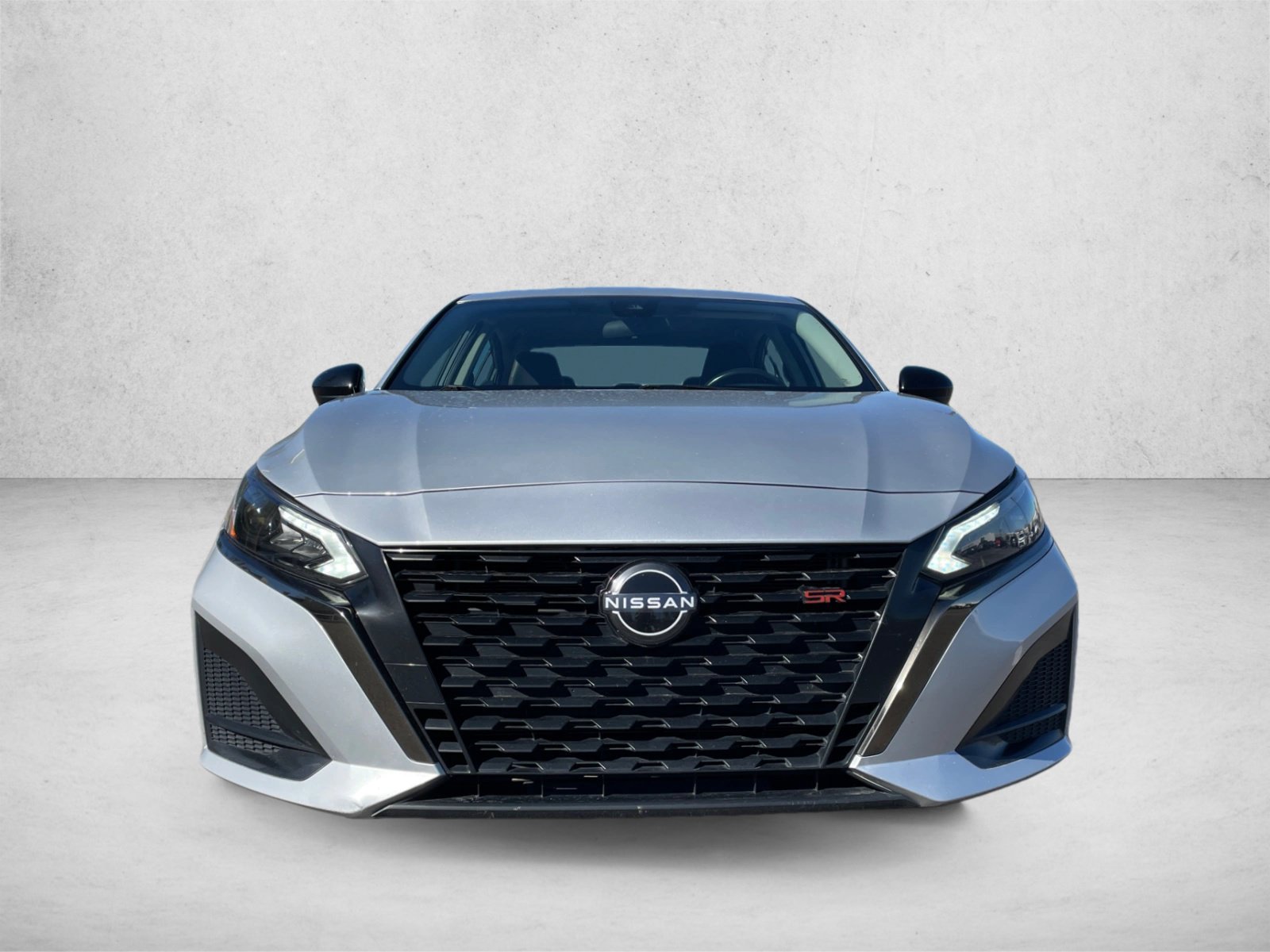 Used 2024 Nissan Altima 2.5 SR FWD image 2