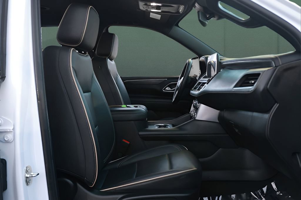 Used 2024 GMC Yukon SLT image 16