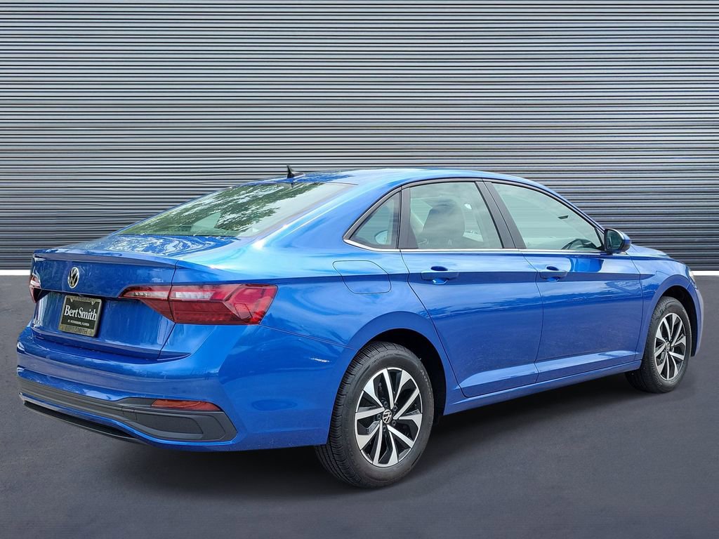 Used 2023 Volkswagen Jetta S image 3