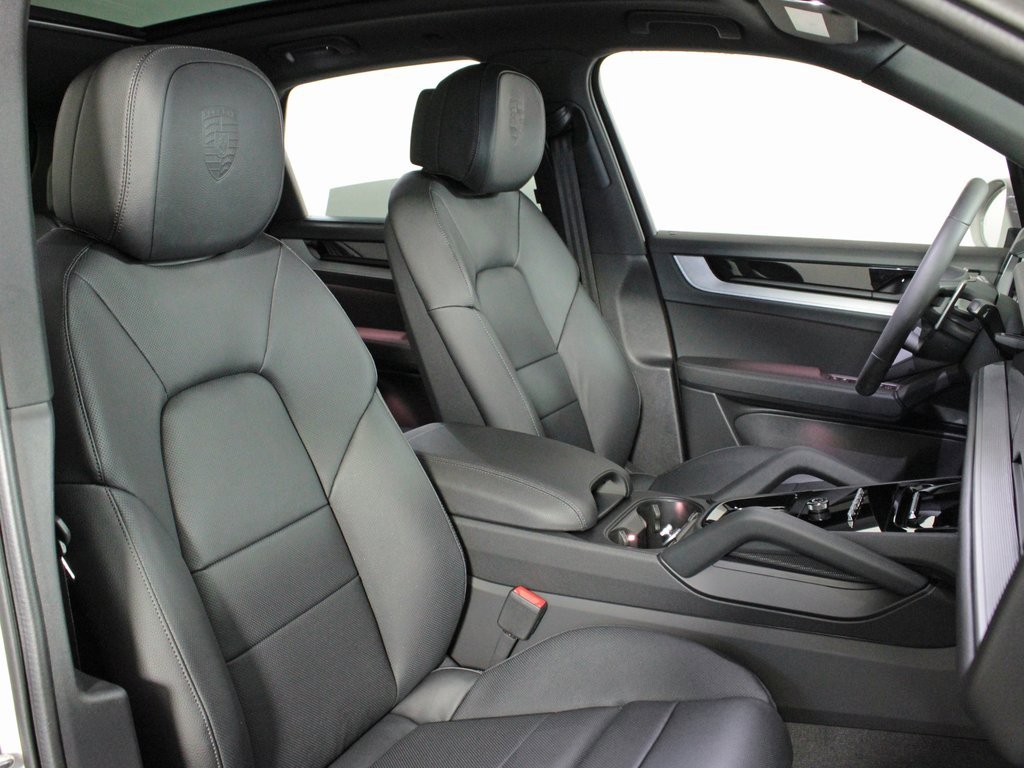 Used 2025 Porsche Cayenne E-Hybrid image 38