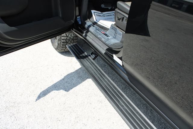 Used 2024 Chevrolet Silverado 2500 ZR2 w/ Technology Package image 19