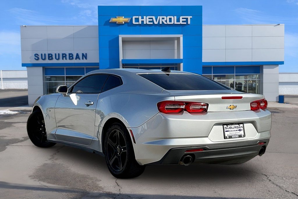 Used 2019 Chevrolet Camaro LT RWD image 3