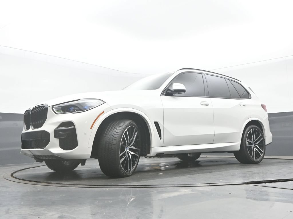 Used 2022 BMW X5 M50i w/ Executive Package AWD/4WD image 28
