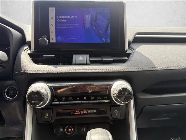 Used 2025 Toyota RAV4 XLE AWD/4WD image 18