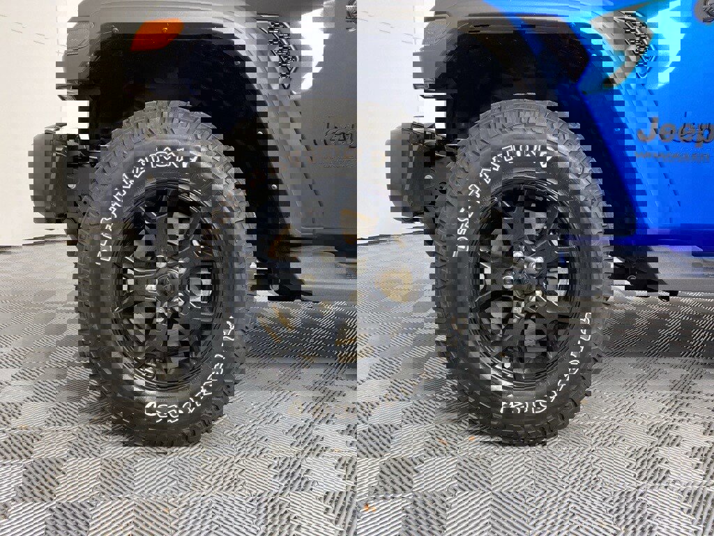 Used 2022 Jeep Wrangler Unlimited Willys image 9